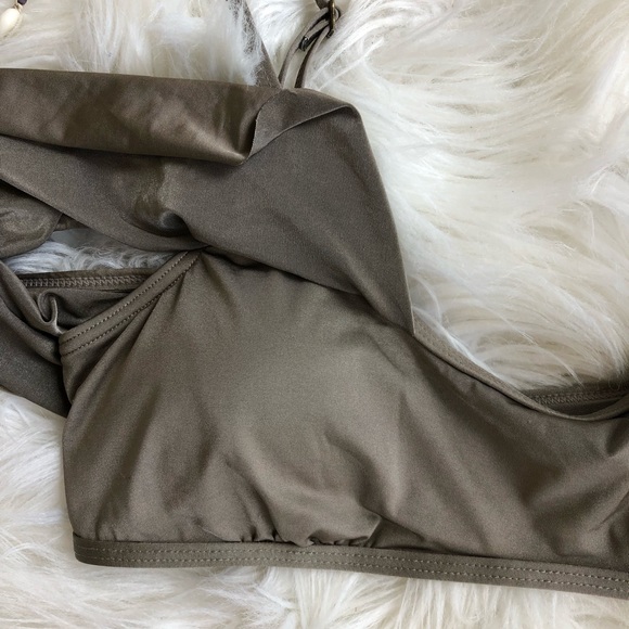 Rip Curl Top Swimsuit Size S 🌸 - Picture 2 of 7